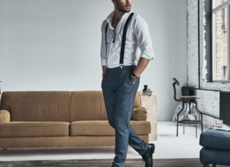 Outfit con tirantes para hombre: ¿Cómo se ponen los tirantes y cómo se combinan?