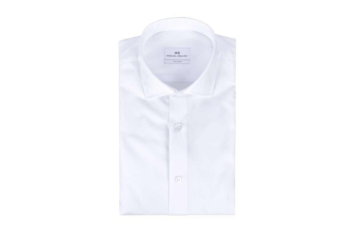outfit vaquero hombre camisa blanca
